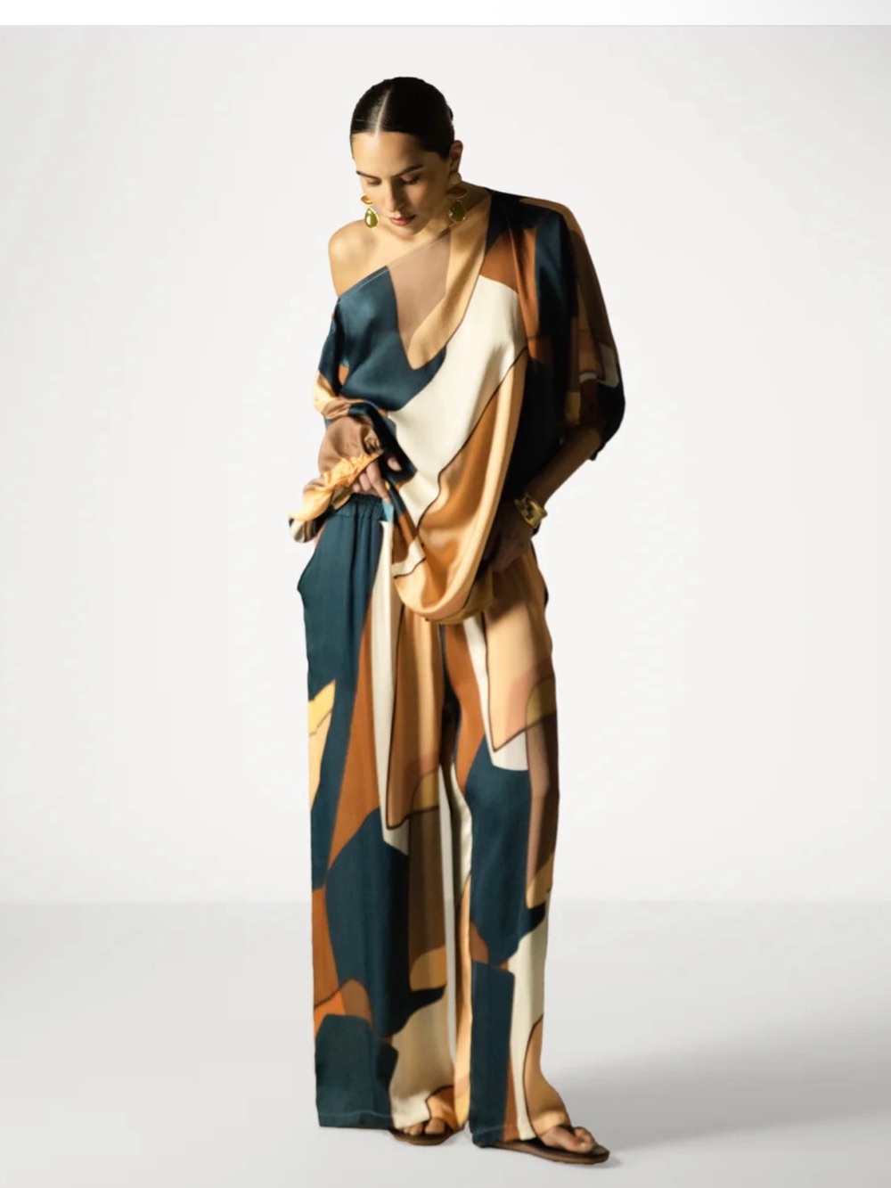 Jaki Silk Set